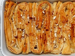 Сочен десерт с кори за баница, млечен крем и ядки - снимка на рецептата Сочен десерт с кори за баница, млечен крем и ядки - снимка на рецептата